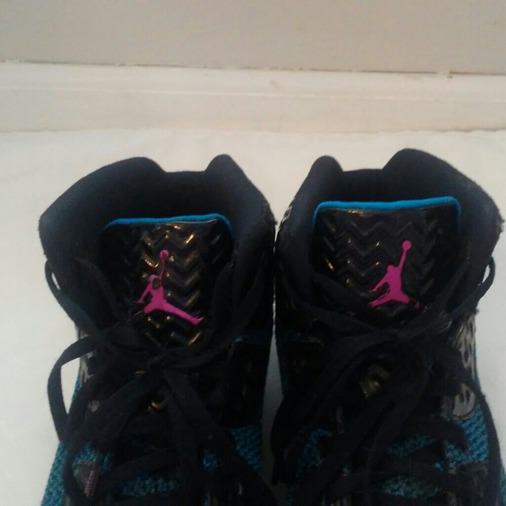Nike Air Jordans - Picture 4 of 7